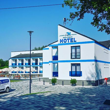 Nn Boutique Hotel Tiszaújváros Kültér fotó