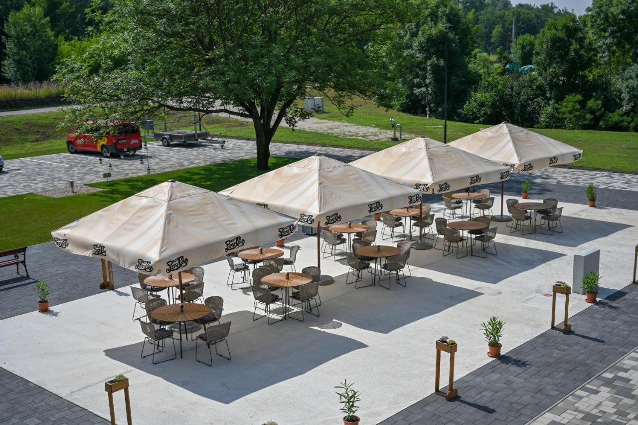 Nn Boutique Hotel Tiszaújváros Kültér fotó