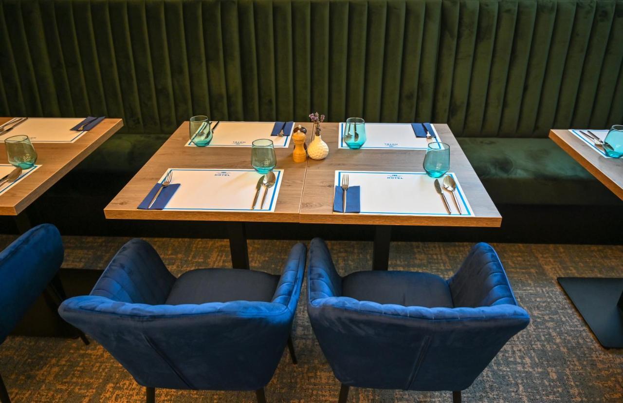 Nn Boutique Hotel Tiszaújváros Kültér fotó