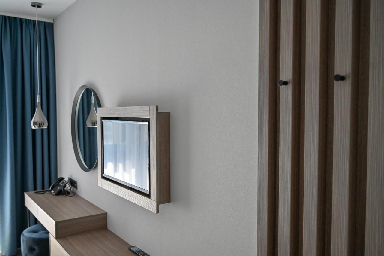 Nn Boutique Hotel Tiszaújváros Kültér fotó