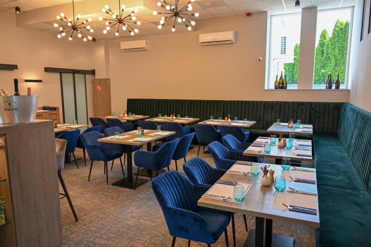 Nn Boutique Hotel Tiszaújváros Kültér fotó
