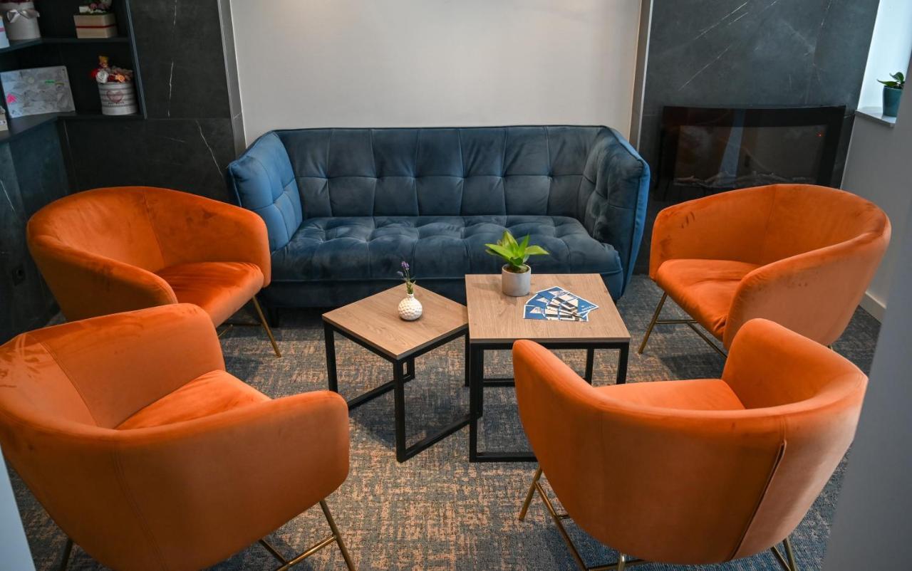 Nn Boutique Hotel Tiszaújváros Kültér fotó
