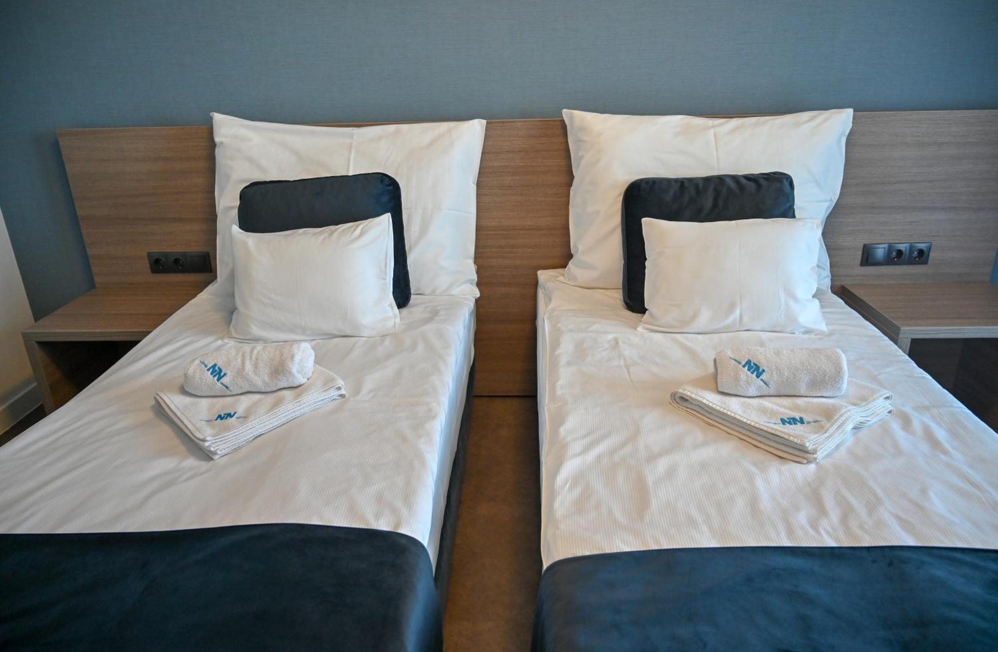 Nn Boutique Hotel Tiszaújváros Kültér fotó