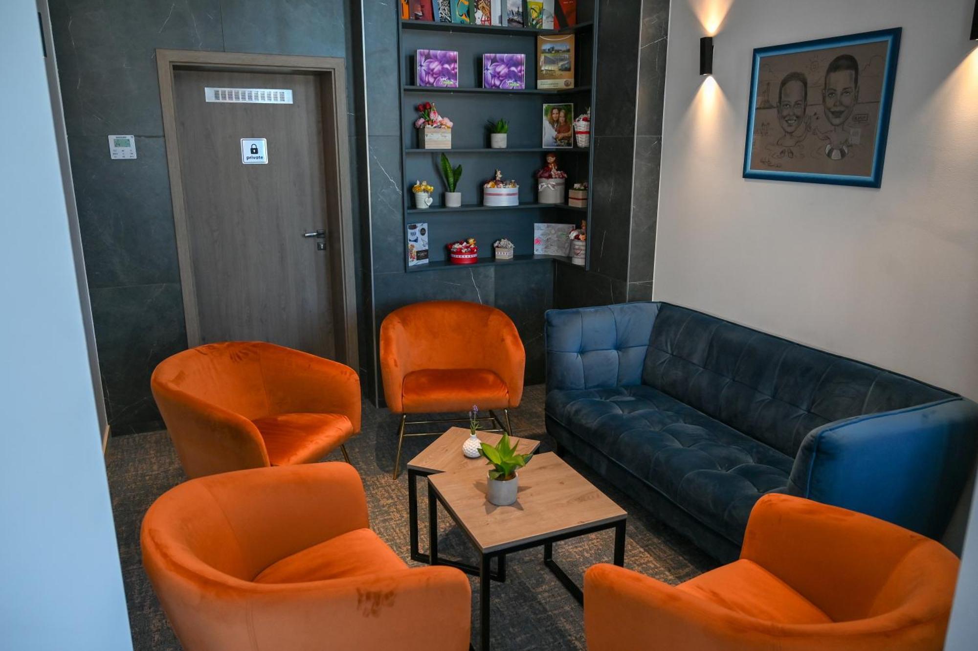 Nn Boutique Hotel Tiszaújváros Kültér fotó