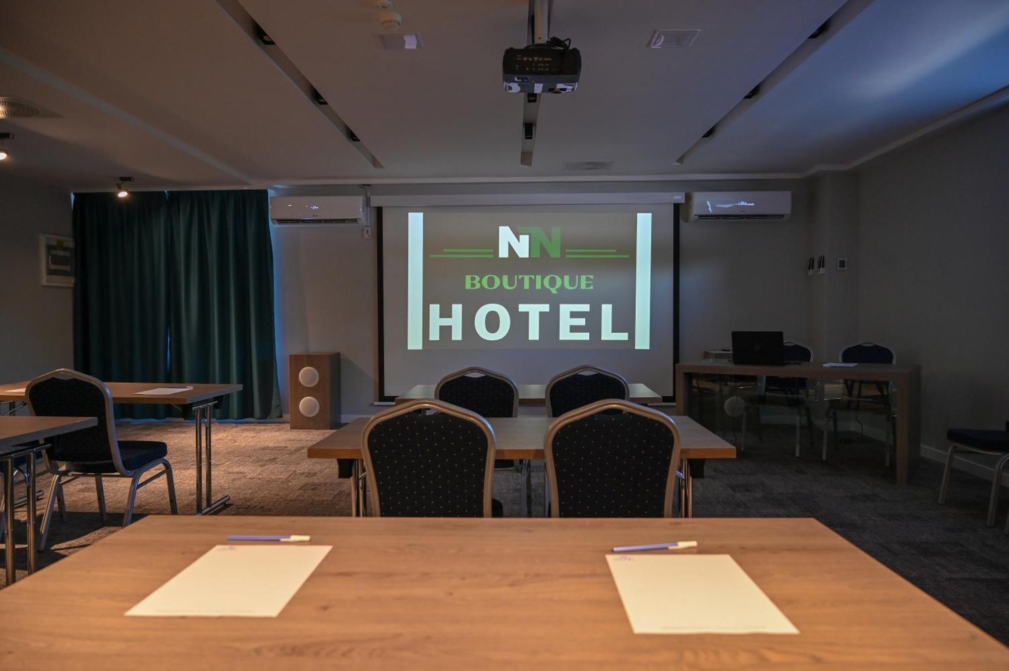 Nn Boutique Hotel Tiszaújváros Kültér fotó